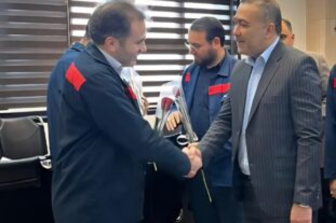 تقدیر از پرسنل واحد فروش و صادرات شرکت فولاد اکسین به مناسبت روز ملی صادرات؛ رشد ۶۱ درصدی صادرات در ششماهه نخست سال جاری و تثبیت جایگاه فولاد اکسین در میان صادرکنندگان بزرگ کشور تقدیر از پرسنل واحد فروش و صادرات شرکت فولاد اکسین به مناسبت روز ملی صادرات؛ رشد ۶۱ درصدی صادرات در ششماهه نخست سال جاری و تثبیت جایگاه فولاد اکسین در میان صادرکنندگان بزرگ کشور